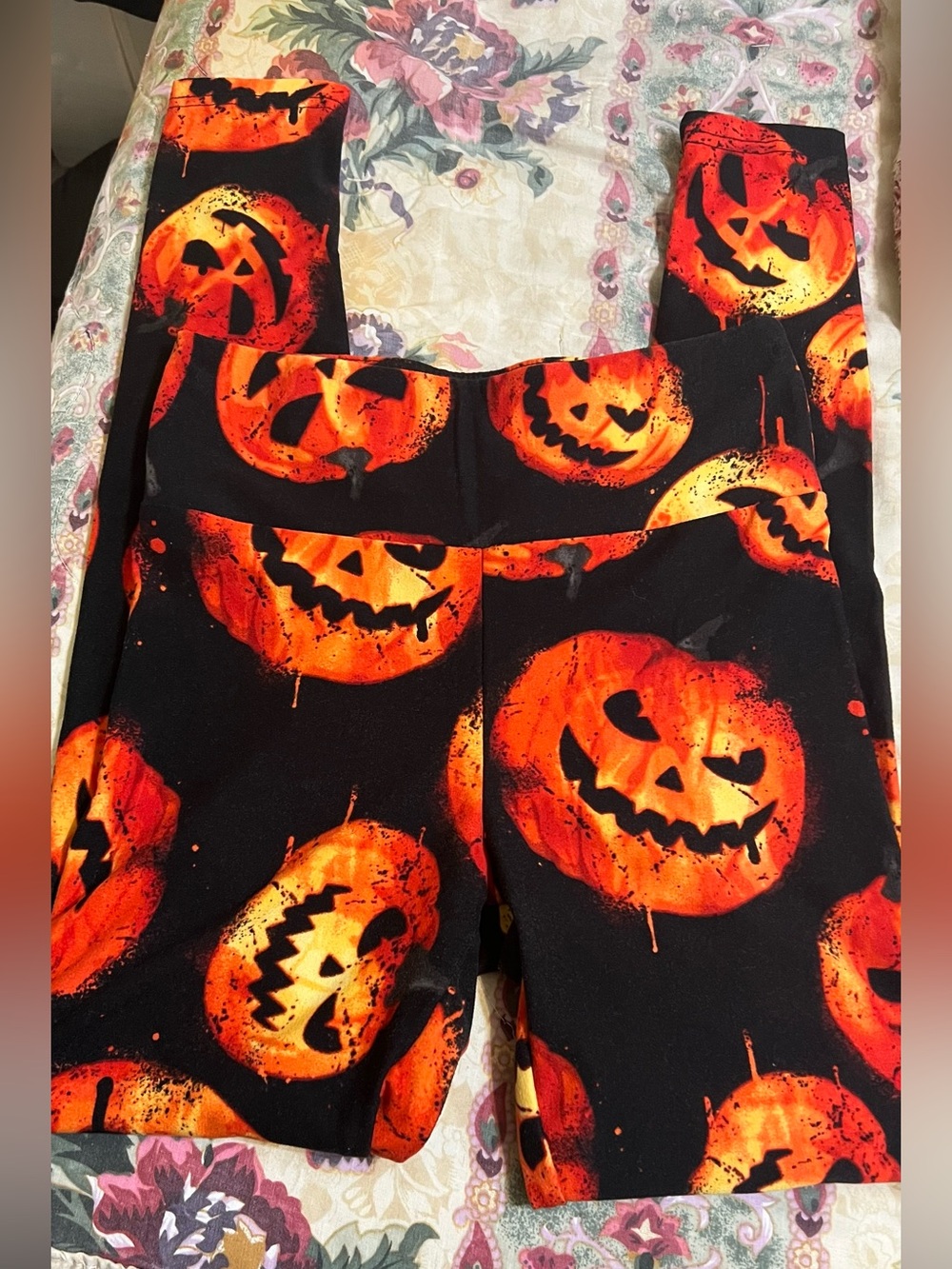 No Boundaries Black & Orange Jack-O'-Lantern Leggings